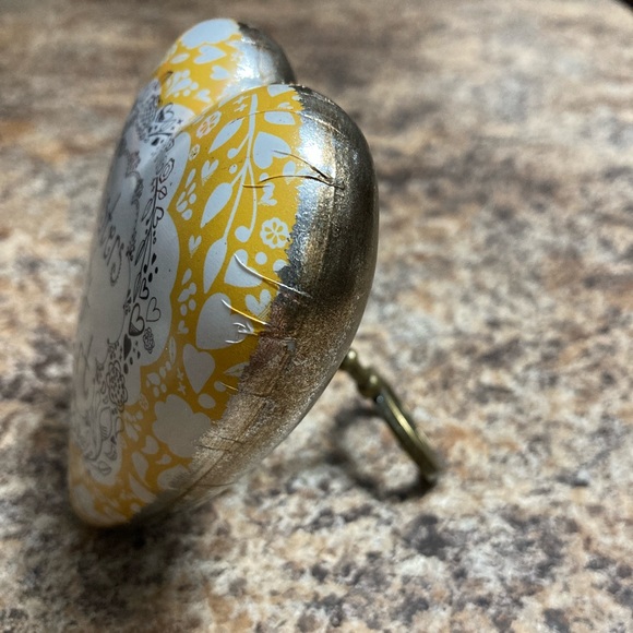 DEMDACO Sisters By Heart Dandelion Yellow Art Hearts Keepsake With Key - Picture 5 of 6